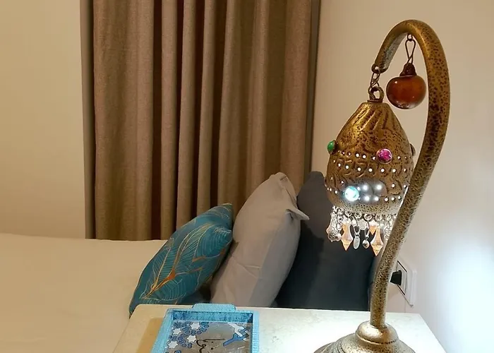 شقة A Rare Find Spacious Modern Arabic Style In Beautiful A Building With An Host Also Has A Grand Rooftop Terrace With Mountain And Sea Views 15 Mins From Airport الغردقة