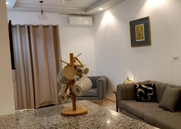 公寓 A Rare Find Spacious Modern Arabic Style In Beautiful A Building With An Host Also Has A Grand Rooftop Terrace With Mountain And Sea Views 15 Mins From Airport