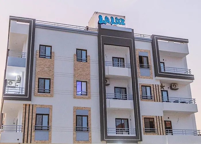 A Rare Find Spacious Modern Arabic Style In Beautiful A Building With An Host Also Has A Grand Rooftop Terrace With Mountain And Sea Views 15 Mins From Airport 洪加達